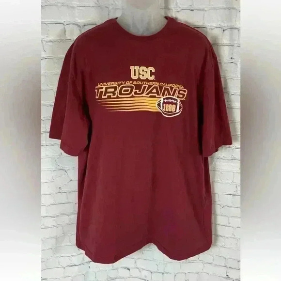 Men’s Size 2XLT USC Trojans Football Short Sleeve T-Shirt Maroon Red Sports fan - Picture 2 of 12